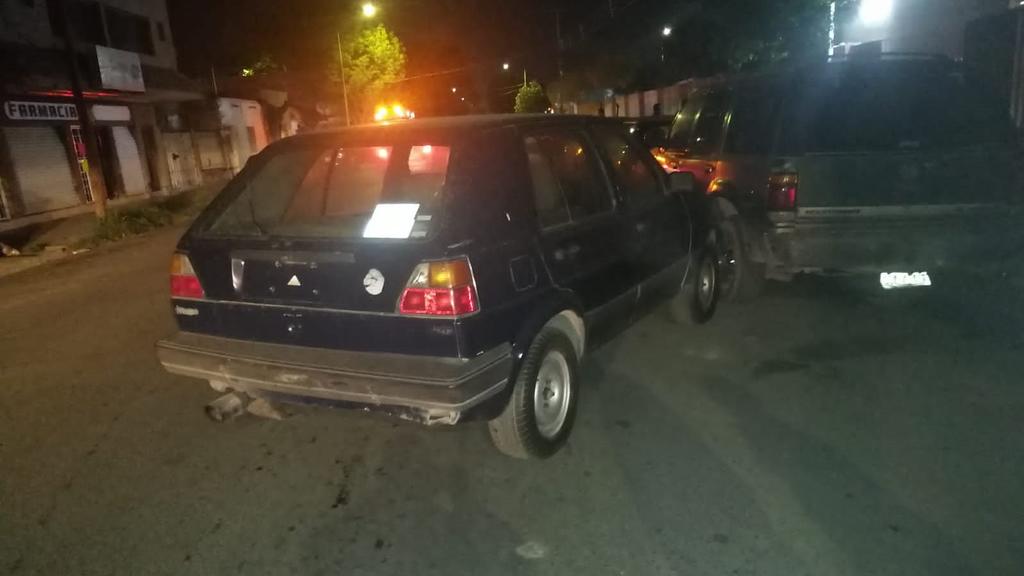 Conductor alcoholizado daña cuatro vehículos estacionados en Torreón