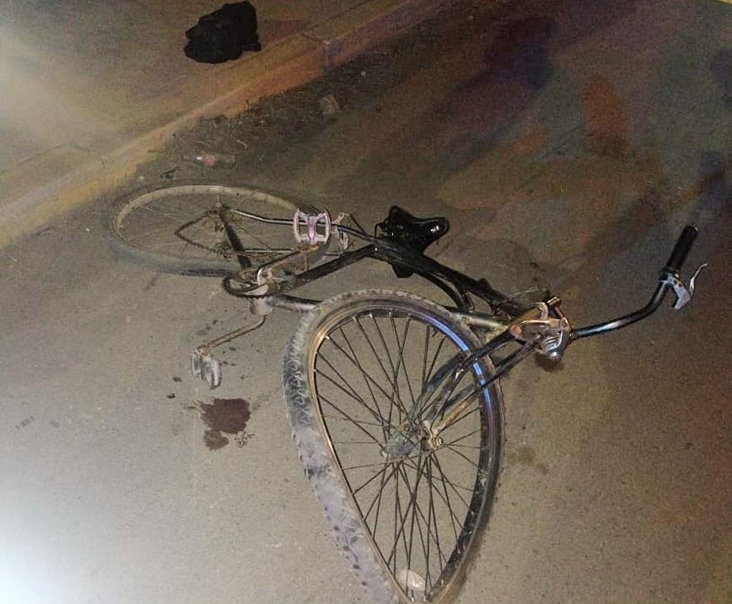 Ciclista en estado de ebriedad circula en sentido contrario y es arrollado en Torreón