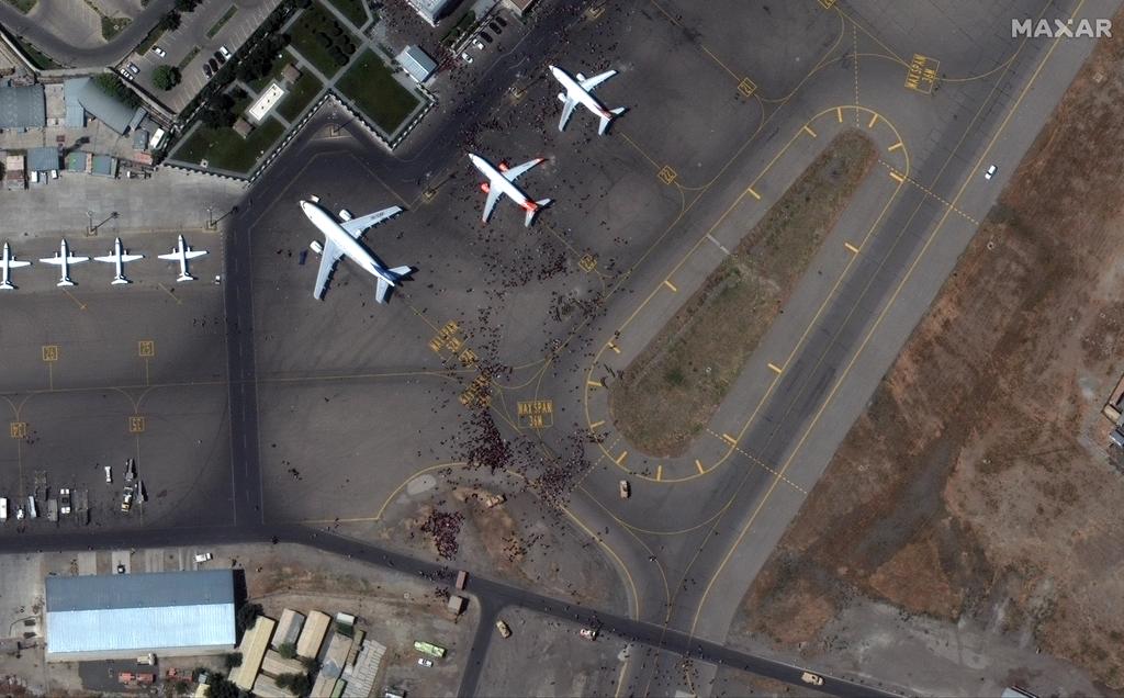 Disparos de las fuerzas de Estados Unidos dejan dos muertos en el aeropuerto de Kabul