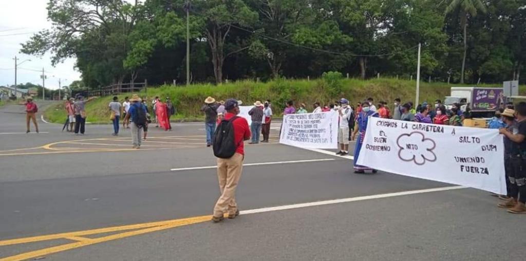 Una protesta bloquea casi 24 horas la vía que comunica a Panamá con Centroamérica