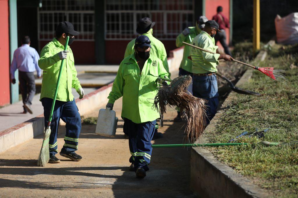 Autoridades realizarán limpieza en 90 escuelas de Saltillo, tras regreso a clases