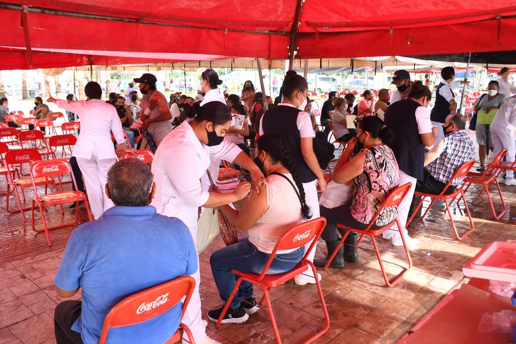 Gobierno federal anuncia vacunación contra COVID para mayores de 18 años en Saltillo y Arteaga