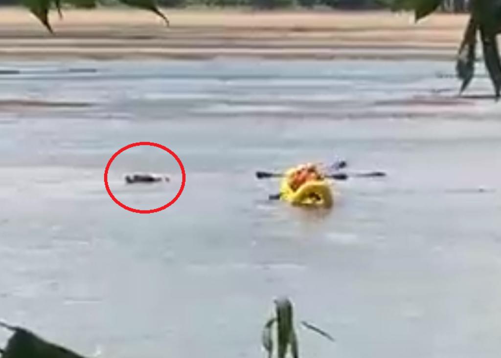 Persona relajándose en un río de Oklahoma es confundida con un cadáver