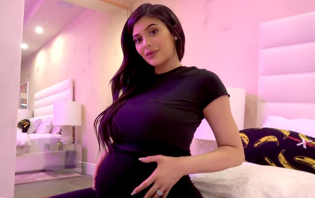 ¿Kylie Jenner espera a su segundo bebé?, aseguran que sí