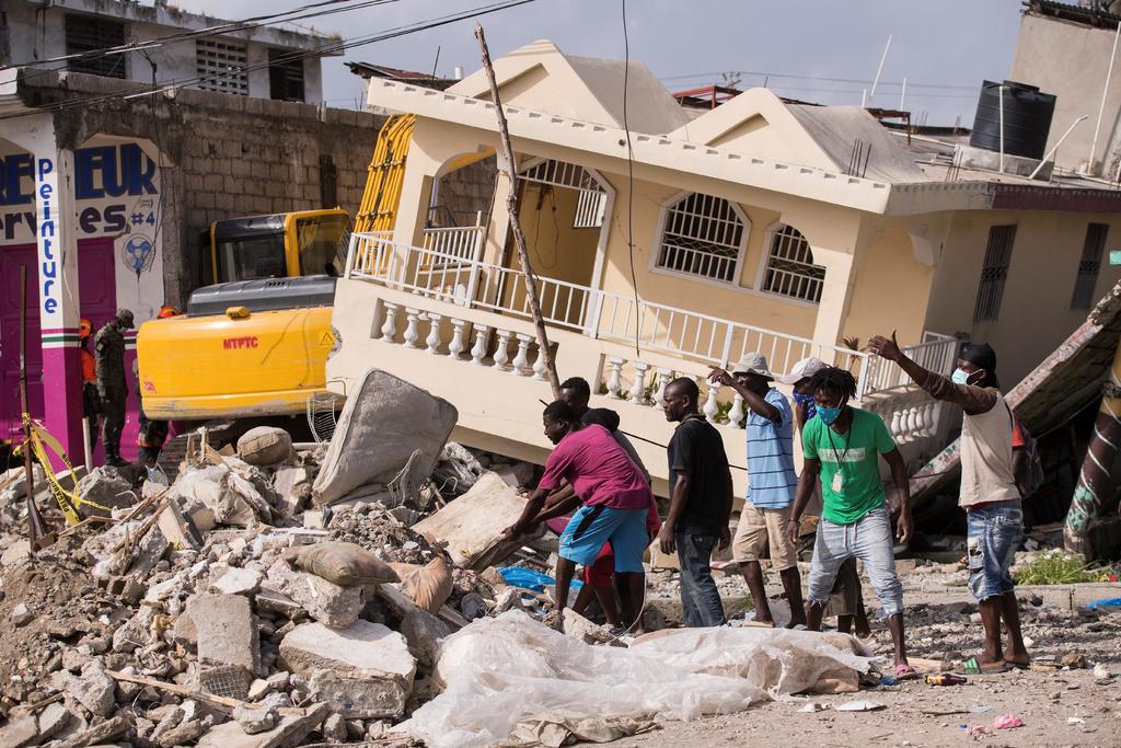 Muertos por sismo en Haití siguen aumentando; suman dos mil 207 fallecidos