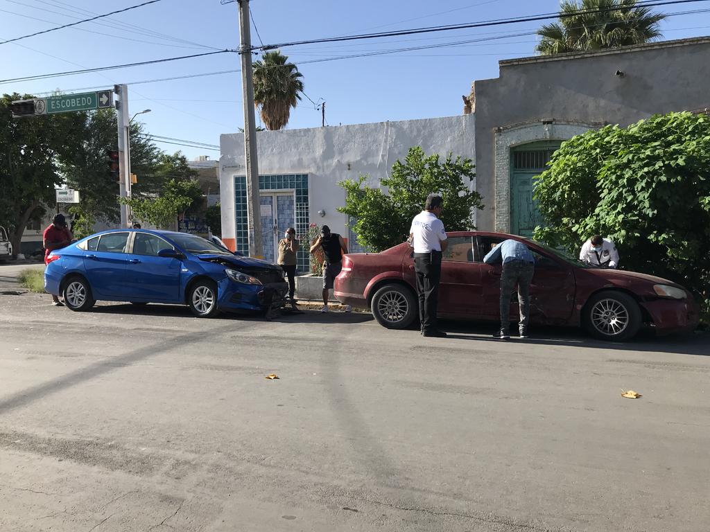 Choque en la zona Centro de Torreón deja una mujer lesionada