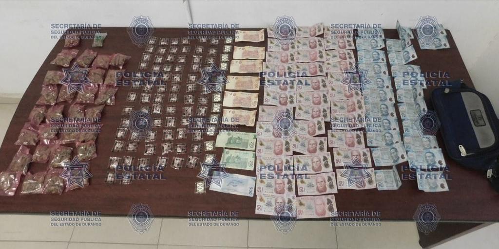La Policía Estatal detiene a hombre en Gómez Palacio con más de 100 envoltorios de droga