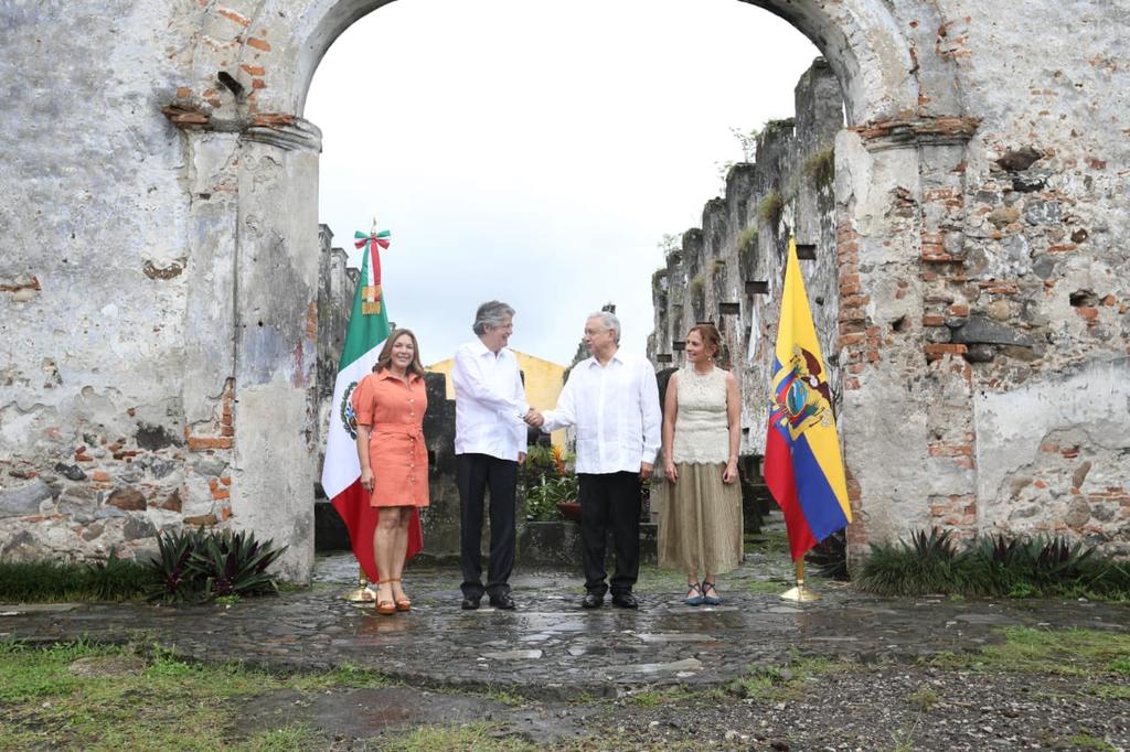 Ecuador solicita a México establecer tratado comercial