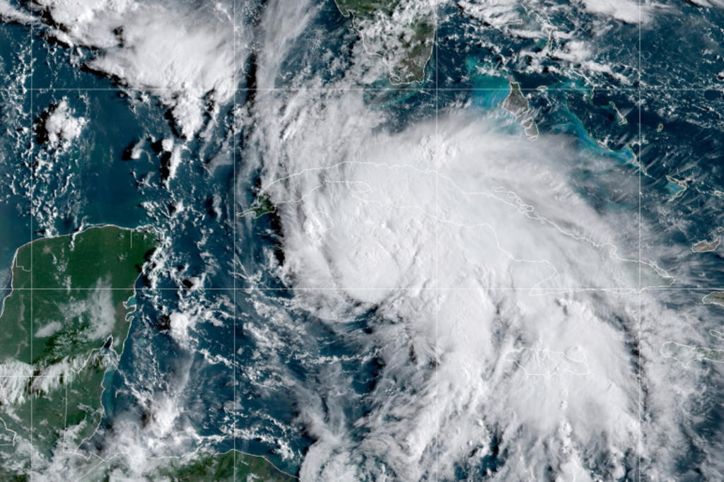El huracán 'Ida' toca tierra en Cuba