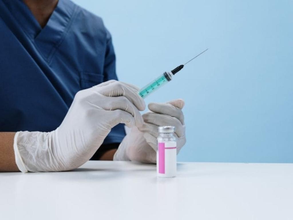 Investigan a hombre en Brasil que habría recibido al menos 5 vacunas COVID en 10 días