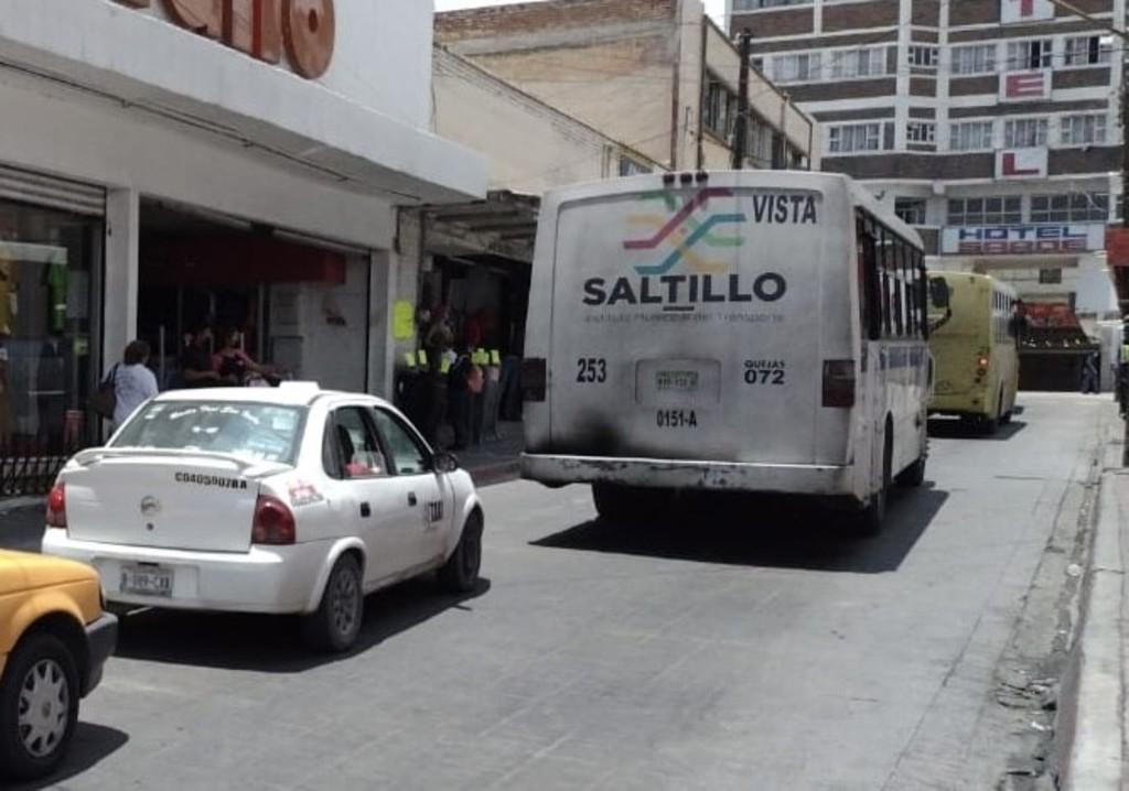 Alcalde de Saltillo exhorta a reportar a quienes incumplan protocolos de salud en transporte urbano