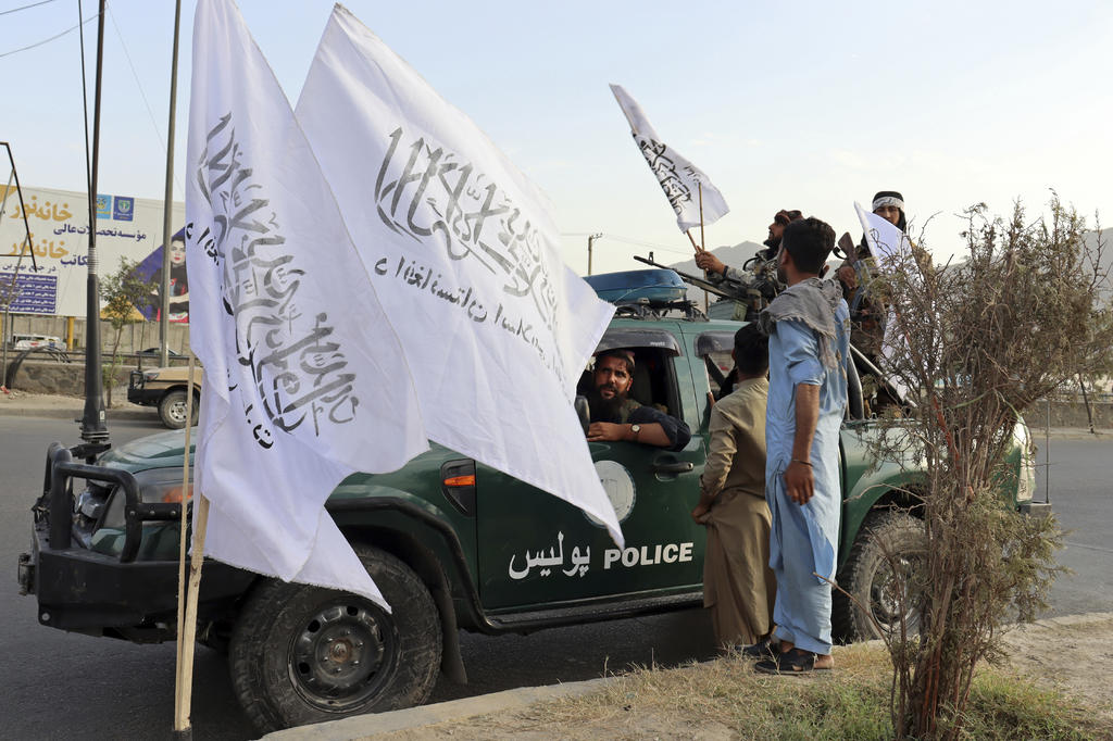 Tras fin de ocupación por EUA, talibanes proclaman 'plena independencia' de Afganistán