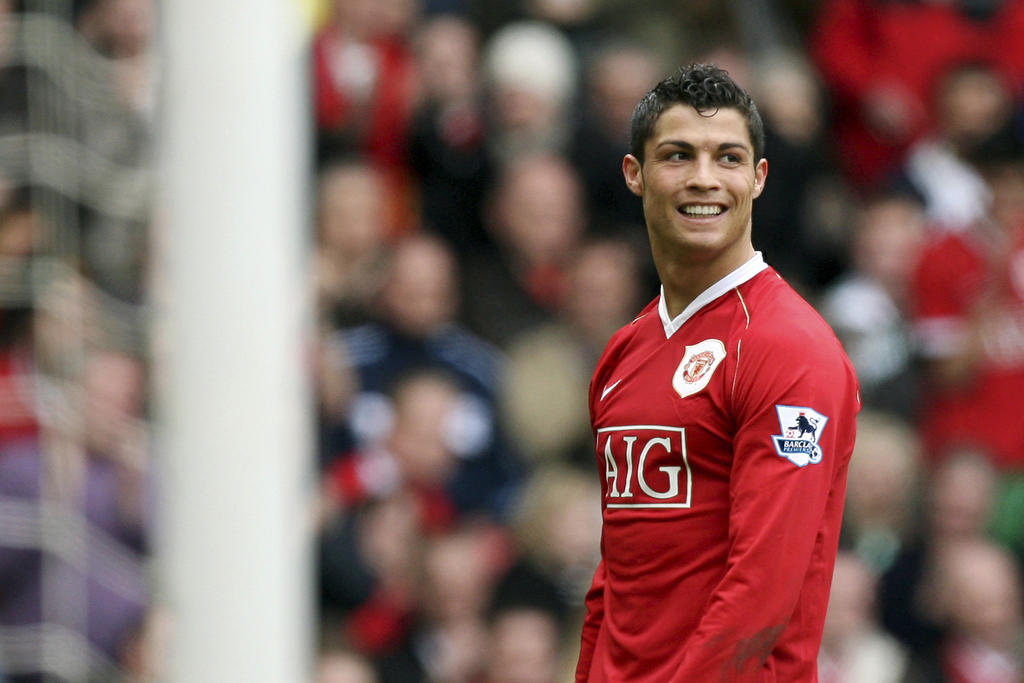 Cristiano firma por dos años con el Manchester United; 'No puedo esperar a jugar en el Old Trafford', dijo