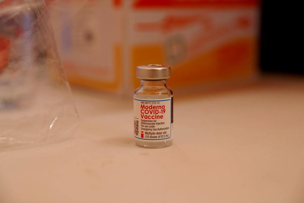 Japón continúa investigaciones de las impurezas encontradas en vacuna de Moderna fabricada en España