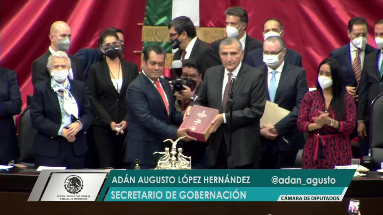 Adán Augusto López, titular de Segob, entrega Tercer Informe de Gobierno de AMLO al Congreso de la Unión
