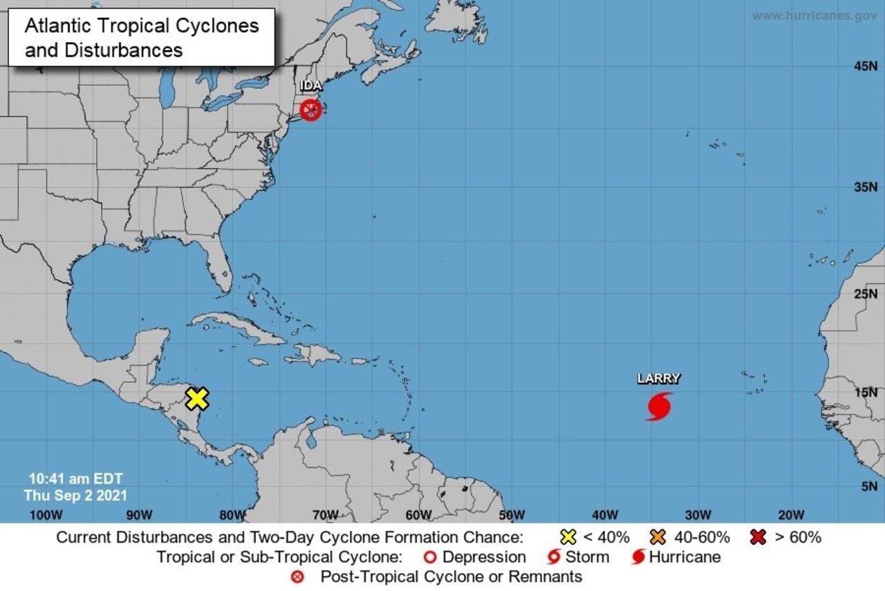 La potencia y tamaño del huracán 'Larry' se incrementan; aún no presenta amenazas a tierra