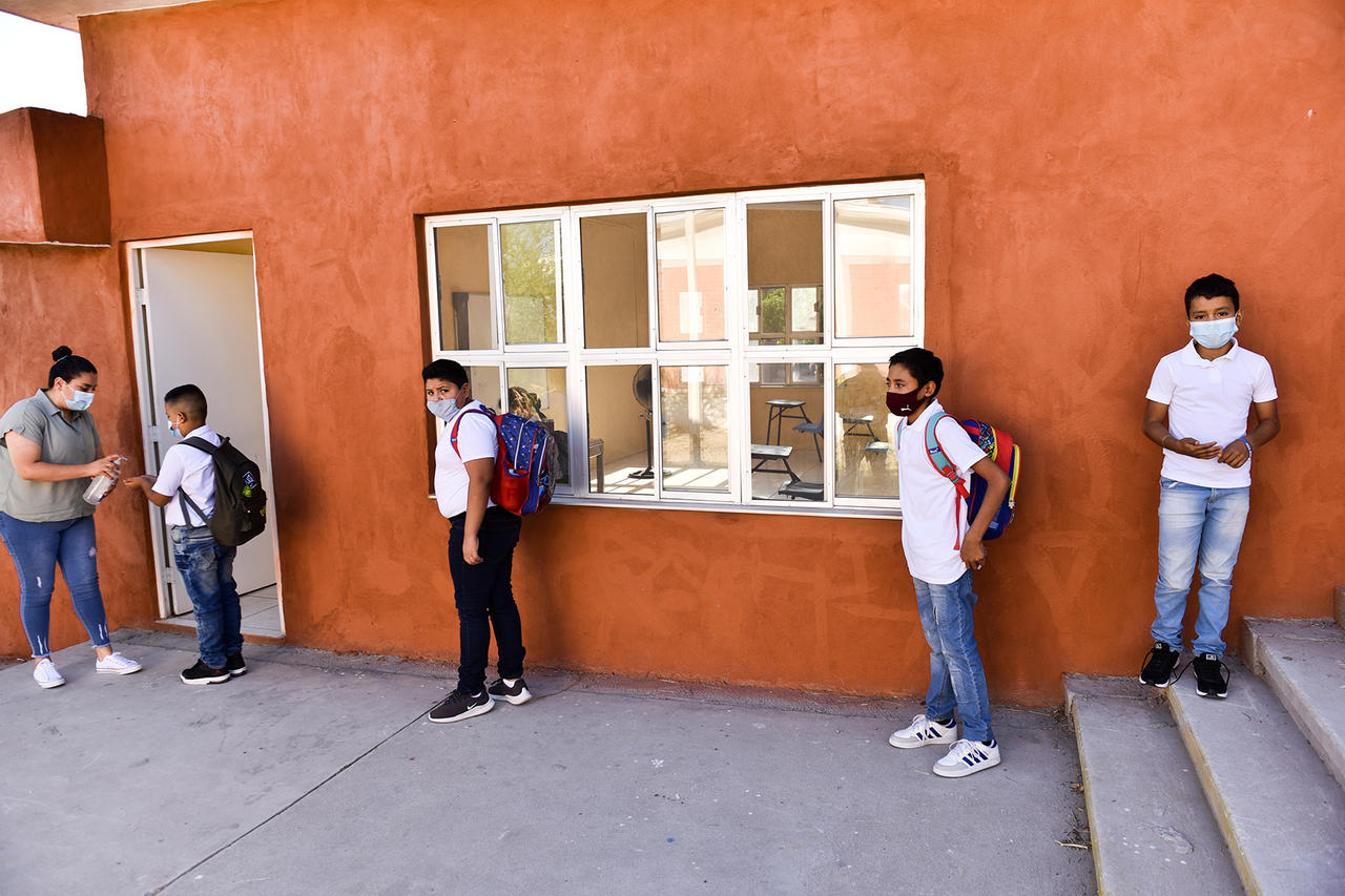 Filtros escolares detectan siete casos positivos a COVID en Torreón; hay dos sospechosos en Matamoros