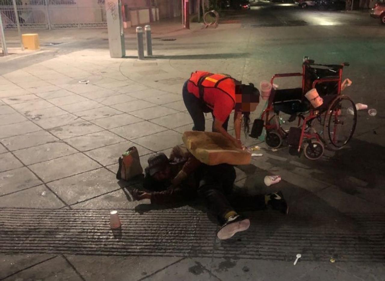Conductora en aparente estado de ebriedad arrolla a indigente en silla de ruedas en Torreón