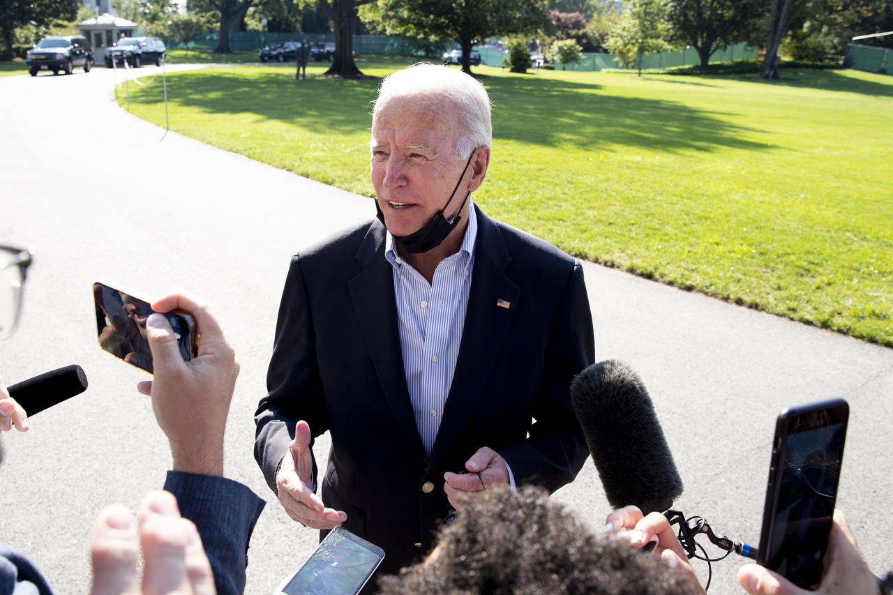 El presidente Joe Biden le pide al Congreso más fondos por desastres y refugiados afganos