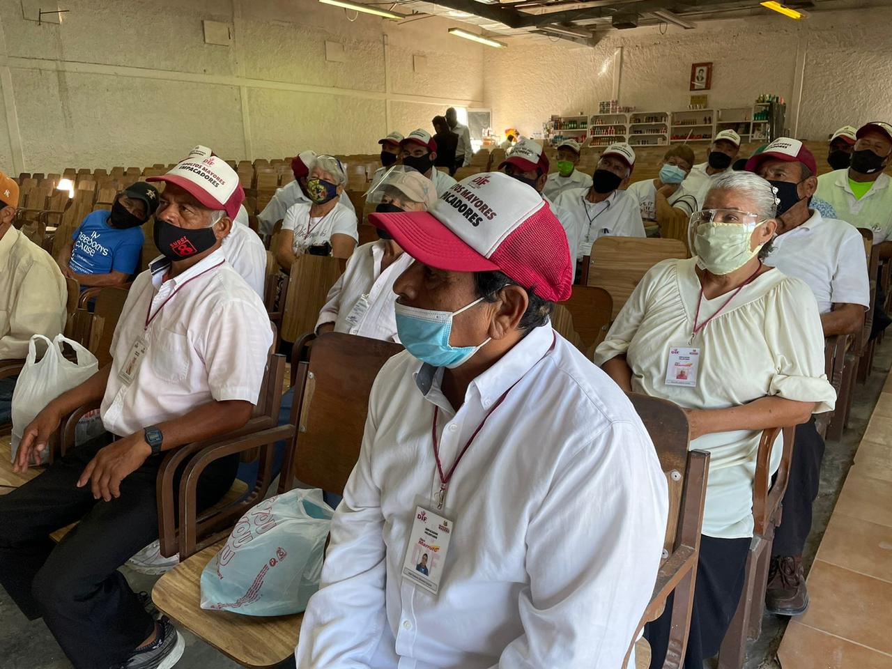 En Madero regresan a trabajar 'cerillotos' y los capacitan para prevenir contagios de COVID-19
