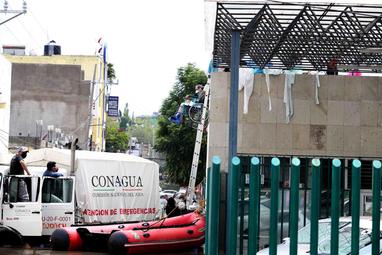 IMSS aclara: murieron 14 personas por inundación en Hospital de Hidalgo