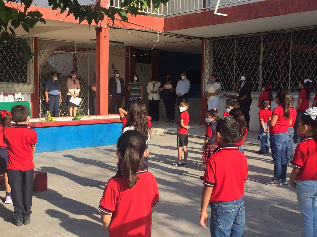 Coahuila y el SNTE acuerdan reparar escuelas en la entidad