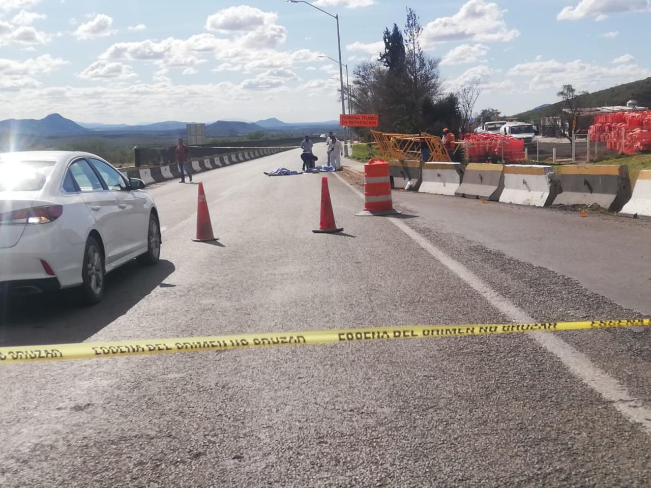 Dos trabajadores mueren electrocutados en carretera Saltillo - Torreón