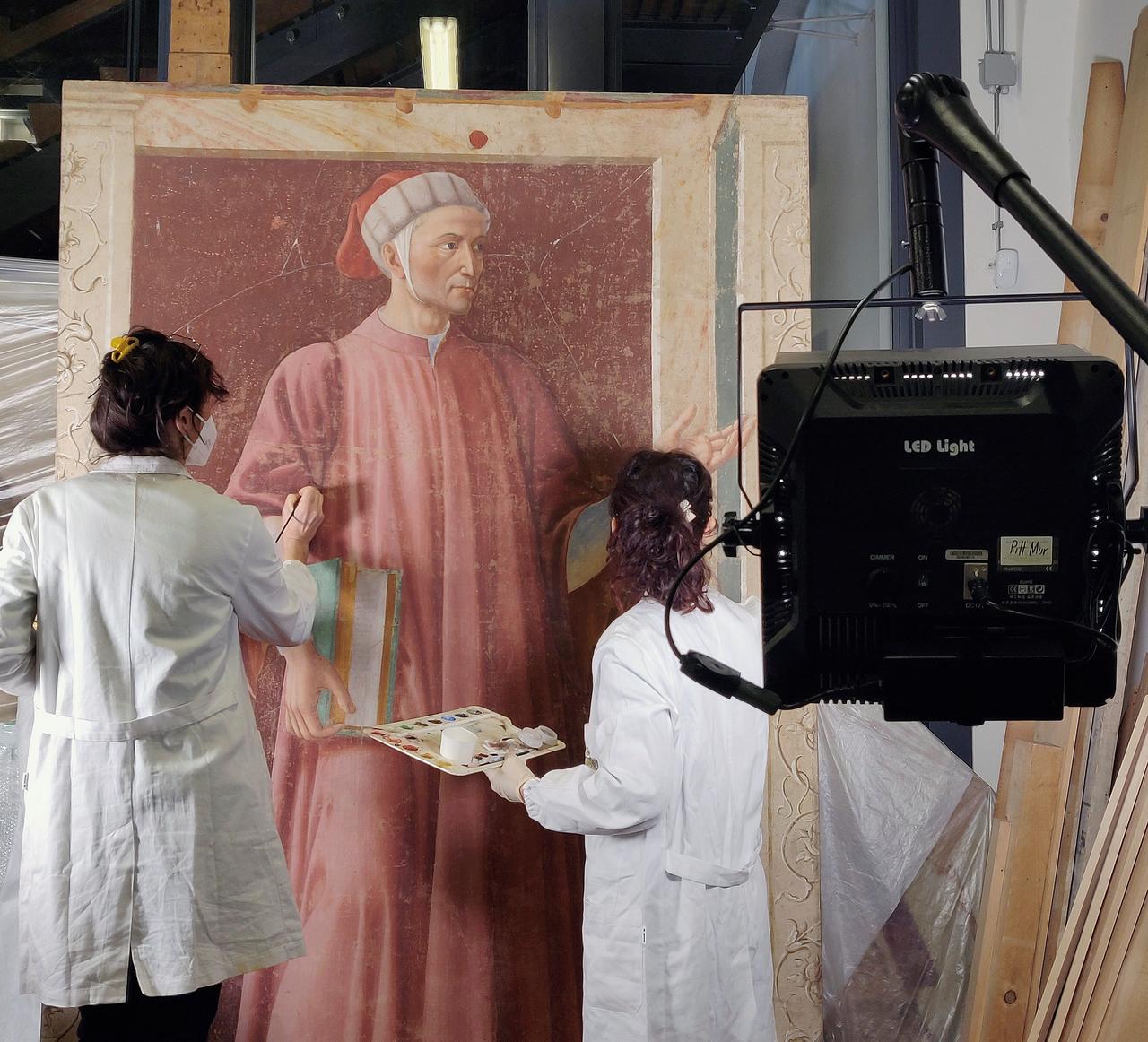Tras los restos de Dante Alighieri en su 700 aniversario luctuoso