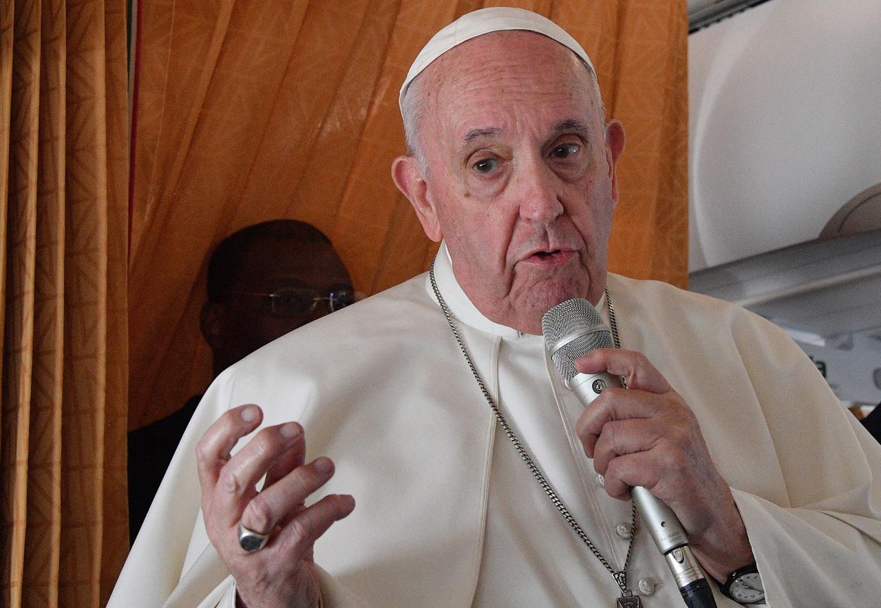 No cabe la política en cuanto a si el presidente Joe Biden debe comulgar: papa Francisco
