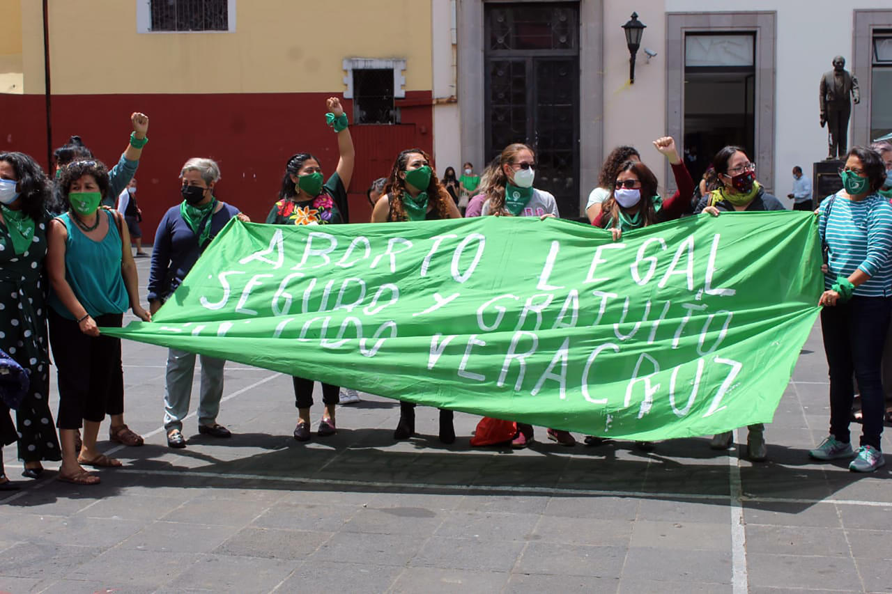 Mujer acusada de homicidio por haber abortado es liberada en Veracruz