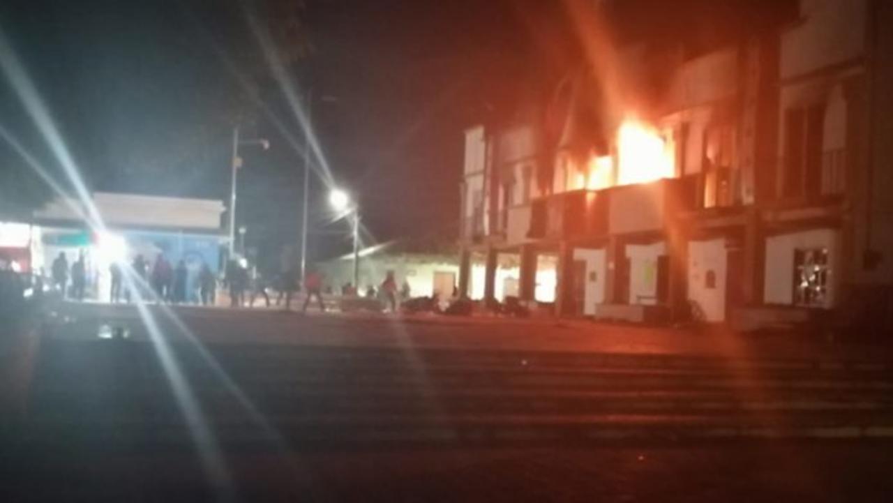 Sujetos incendian alcaldía de Altamirano, Chiapas