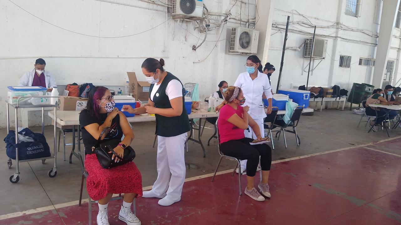 Instalan módulo de vacunación antiCOVID para rezagados de Torreón y Matamoros