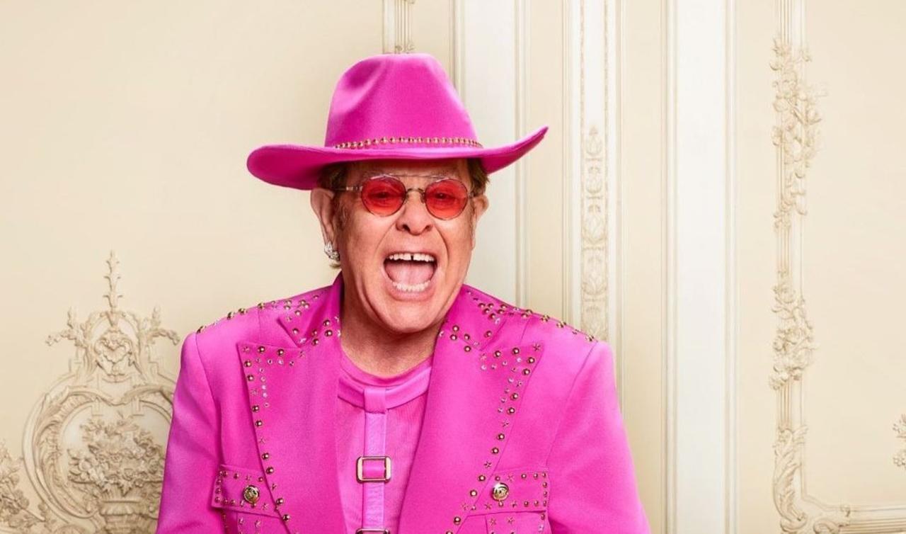 Elton John aplaza conciertos en Europa por lesión de cadera