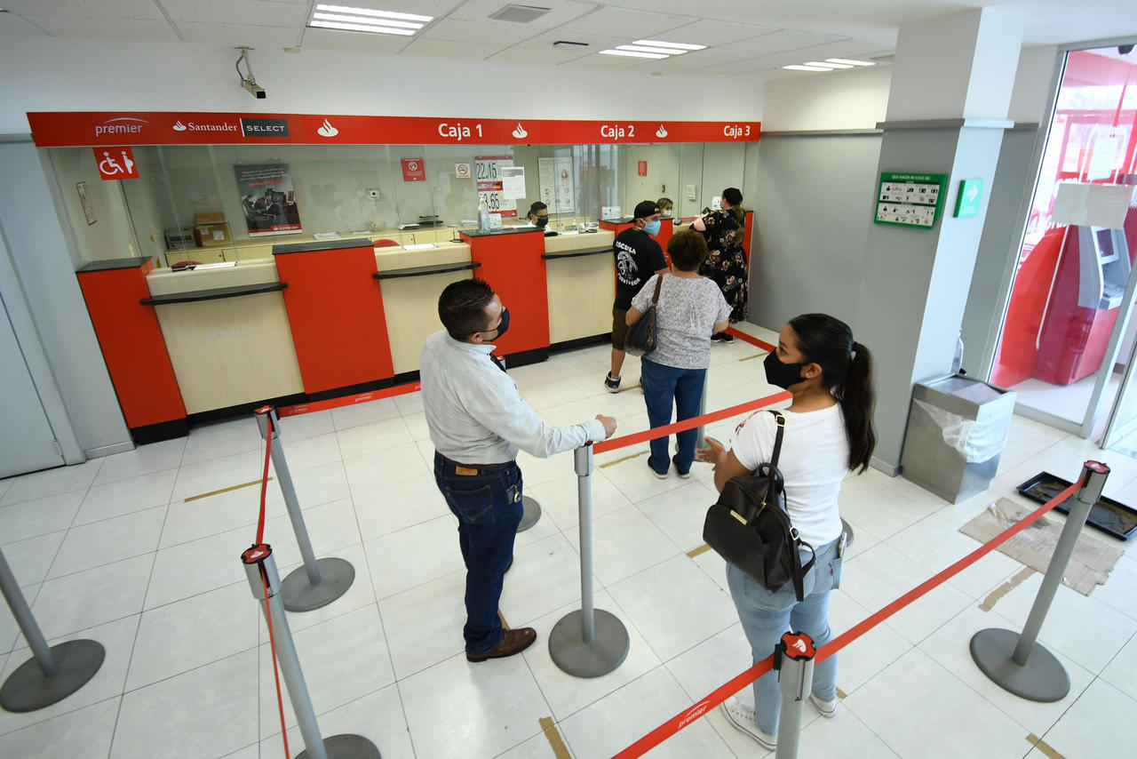 Santander reporta fallas en cajeros automáticos