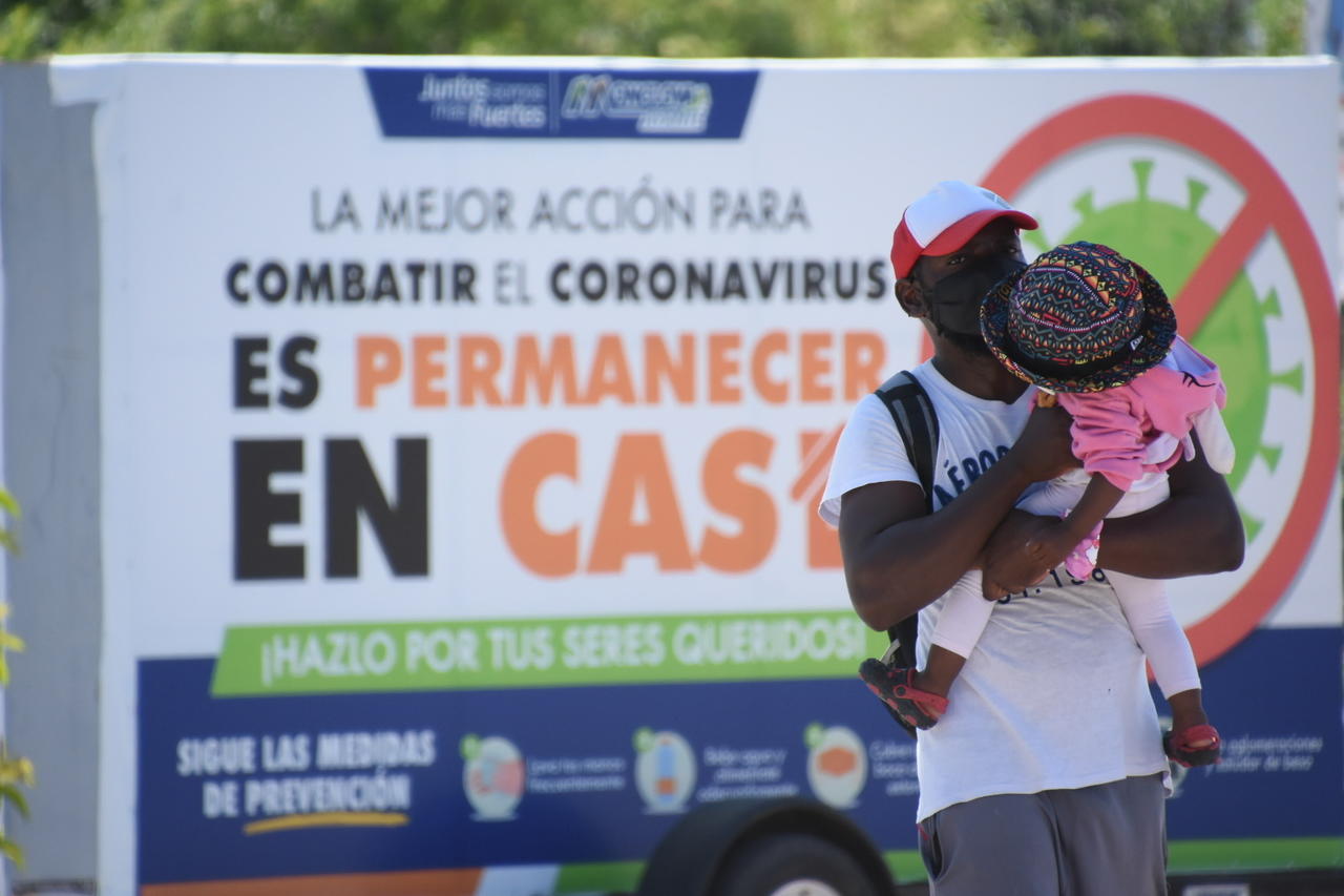 Migrante haitiana con COVID da a luz en autobús; ingresa a hospital de Monclova