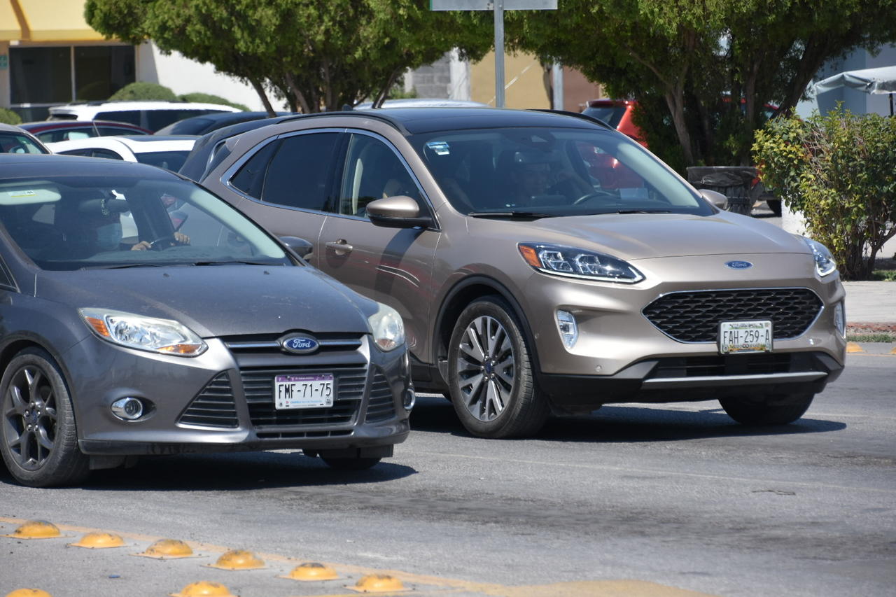 Un 20 % de vehículos del centro de Coahuila con rezago de actualización de placas