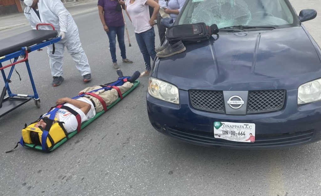Vehículo atropella a hombre de 72 años frente a la colonia Fidel Velázquez de Torreón