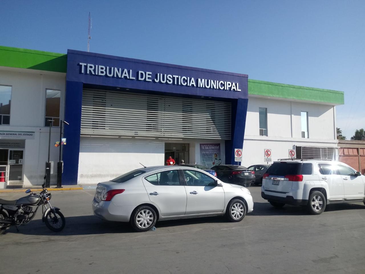 Conductor ebrio provoca doble choque en la colonia San Isidro de Torreón