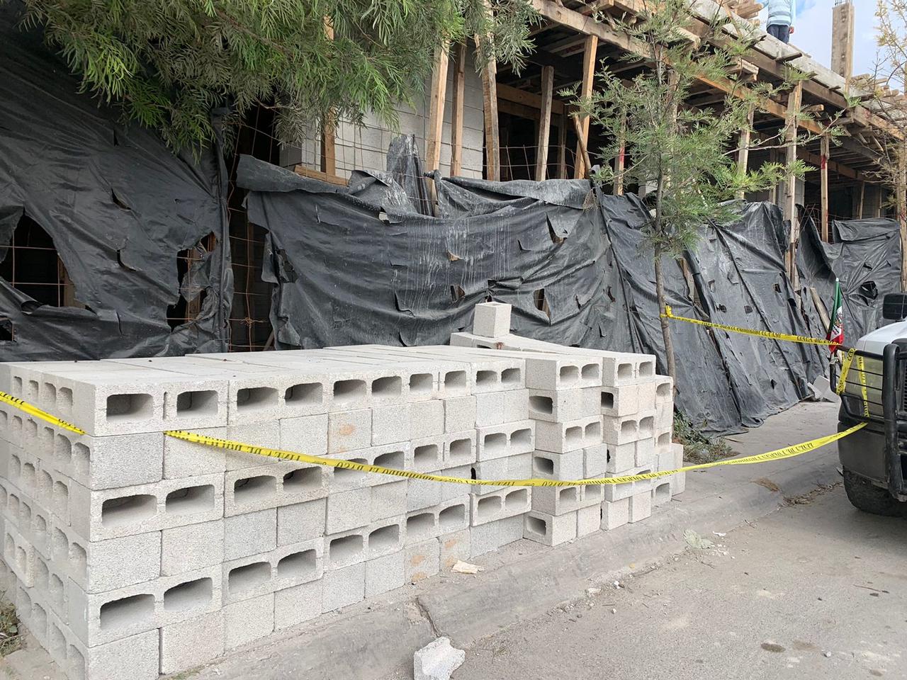 Trabajadores localizan a velador sin vida en una obra en construcción de Torreón