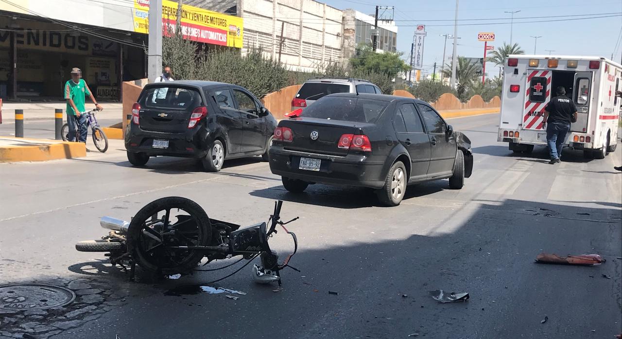 Accidente en Torreón deja un motociclista lesionado de gravedad