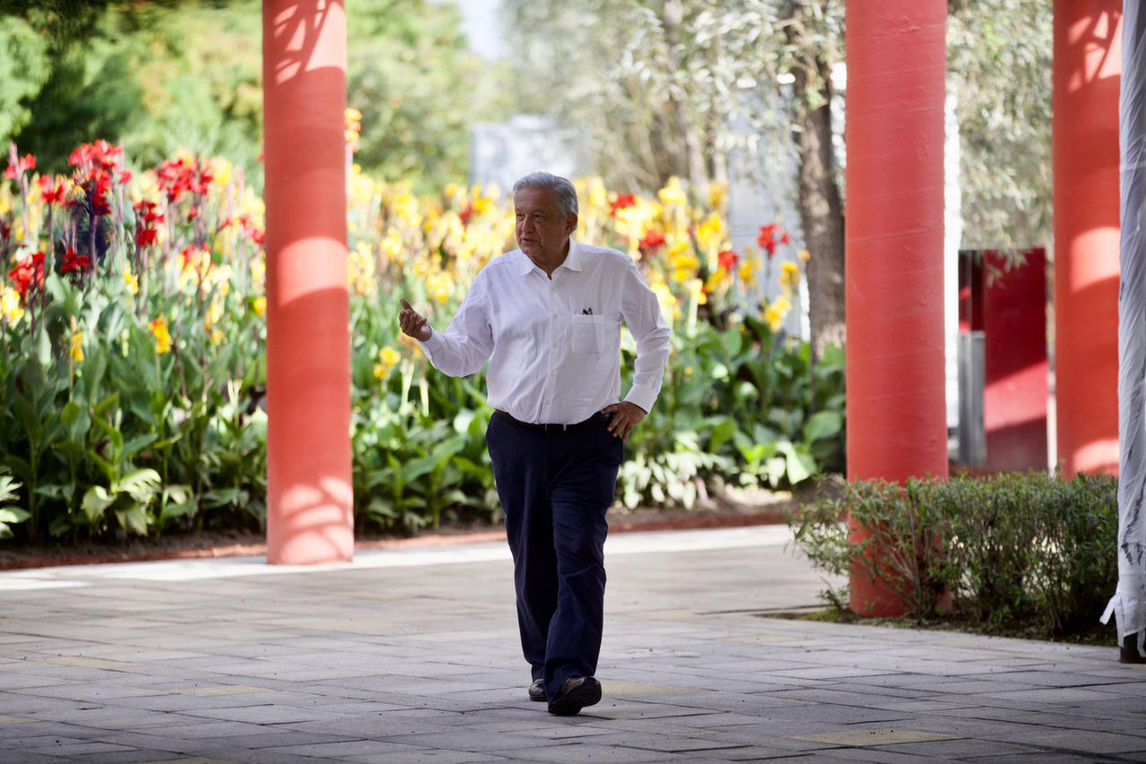 López Obrador analiza reformar Artículo 33 de Constitución mexicana