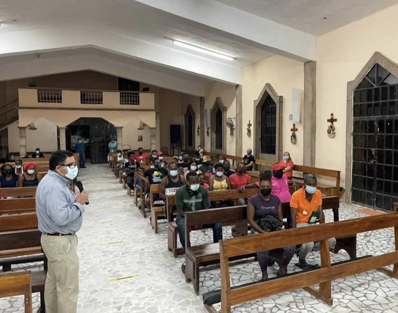 Alberga iglesia a migrantes haitianos en Ciudad Frontera