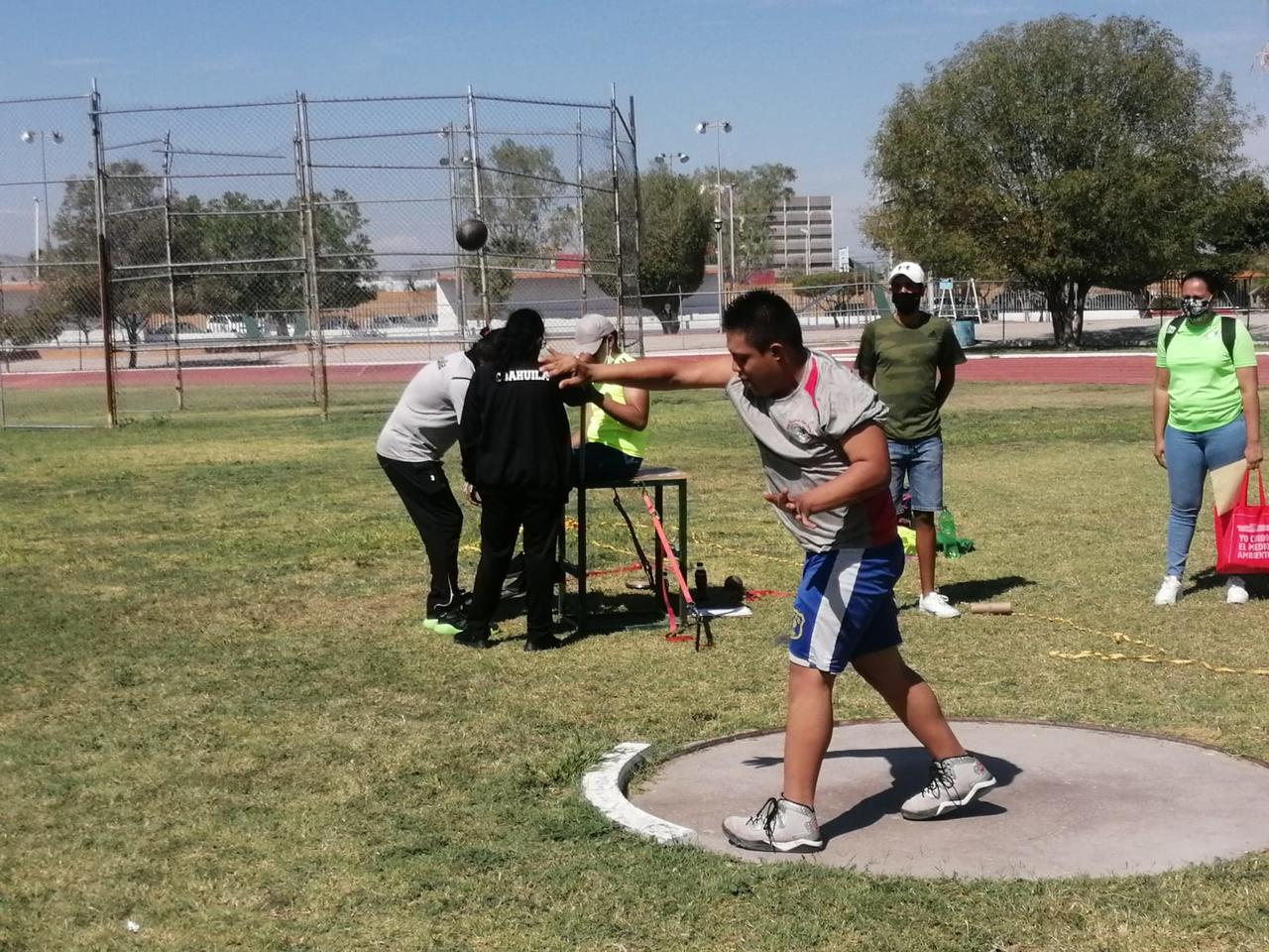 Atletas especiales realizan control técnico en Unidad Deportiva Torreón