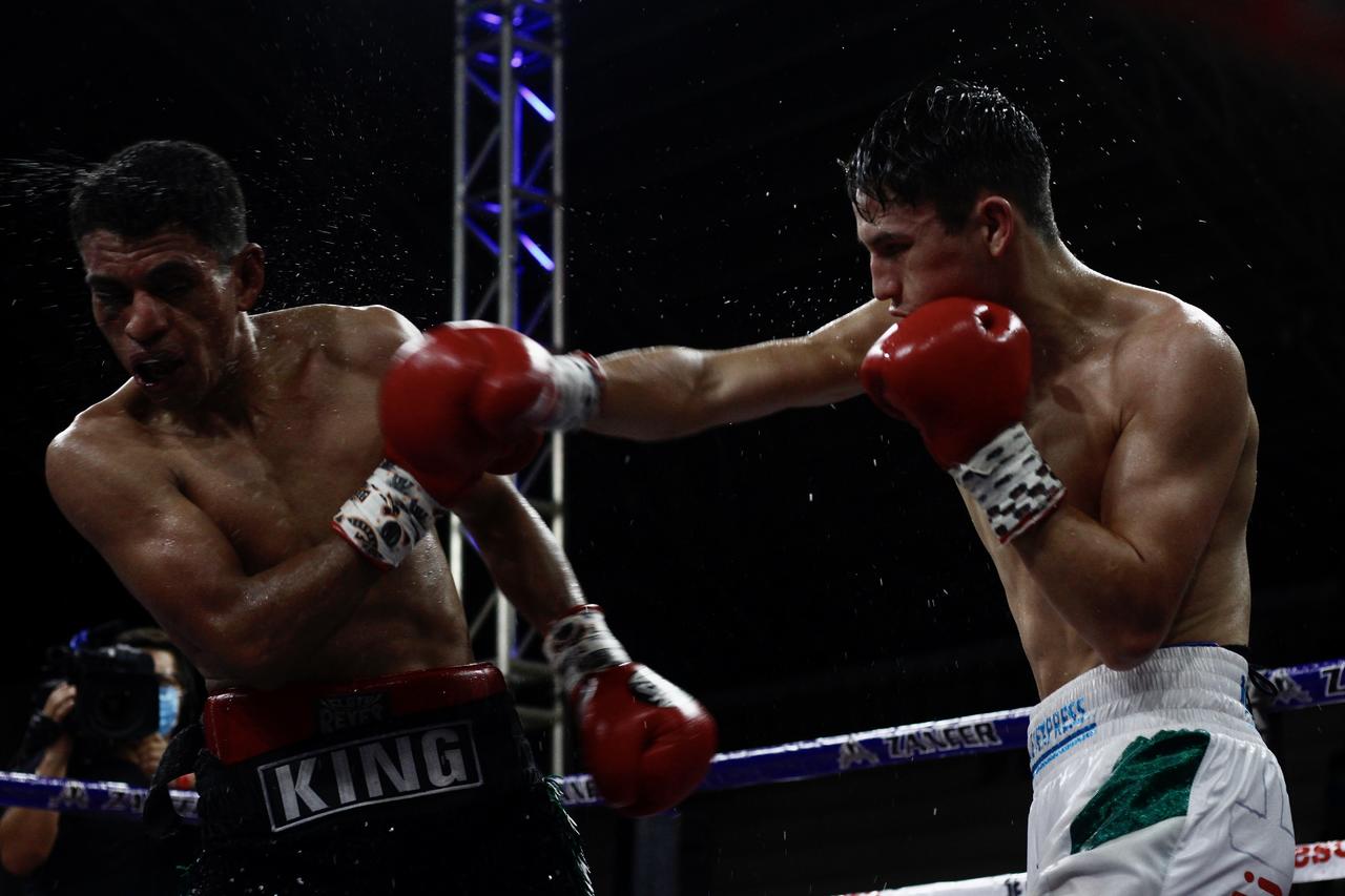 Boxeadores ‘Rey’ Picasso, ‘Divino’ Espinoza y ‘Mini’ se lucen en Mérida