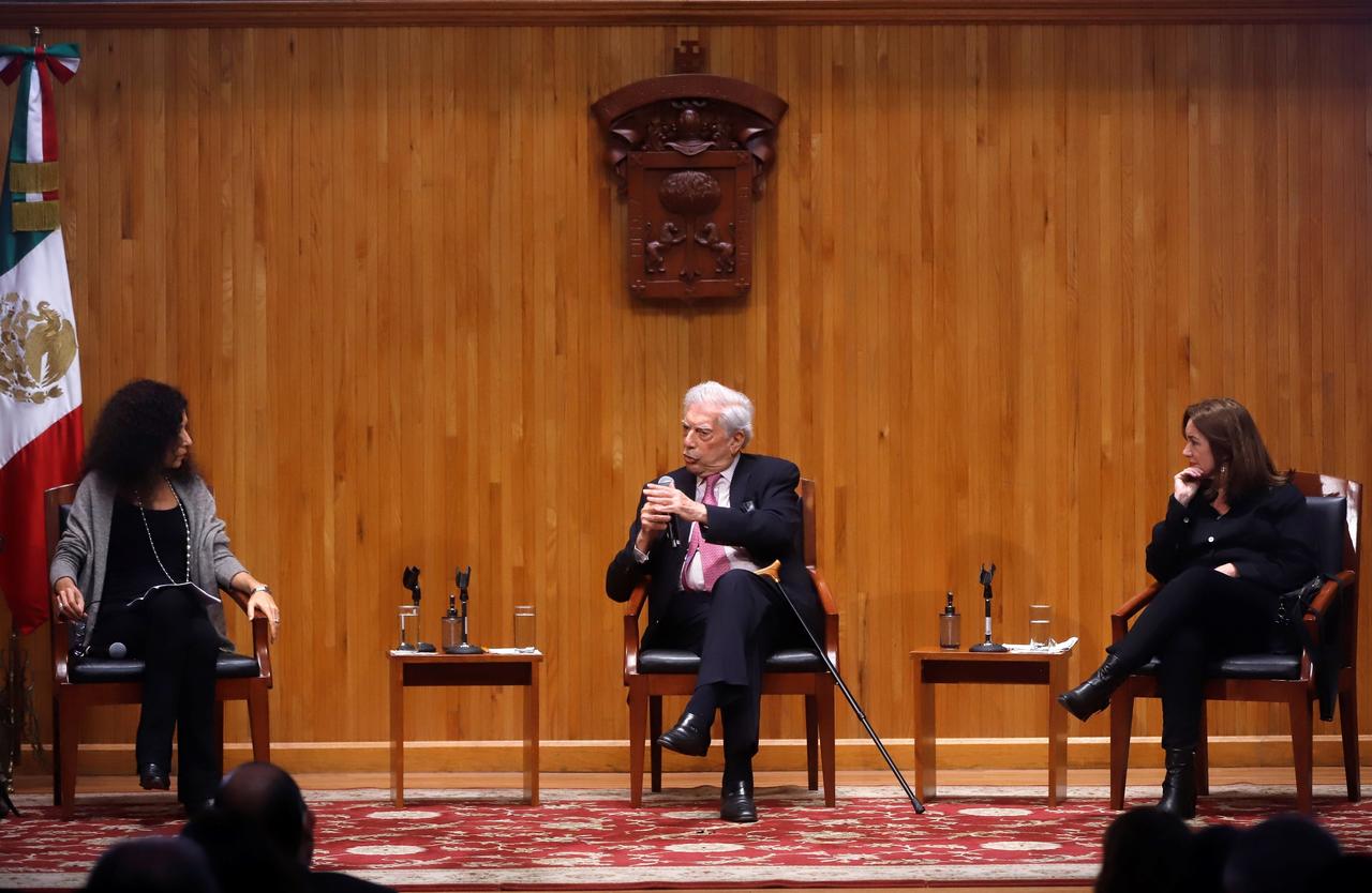 'Vargas Llosa moderó su discurso en última visita a México', considera AMLO