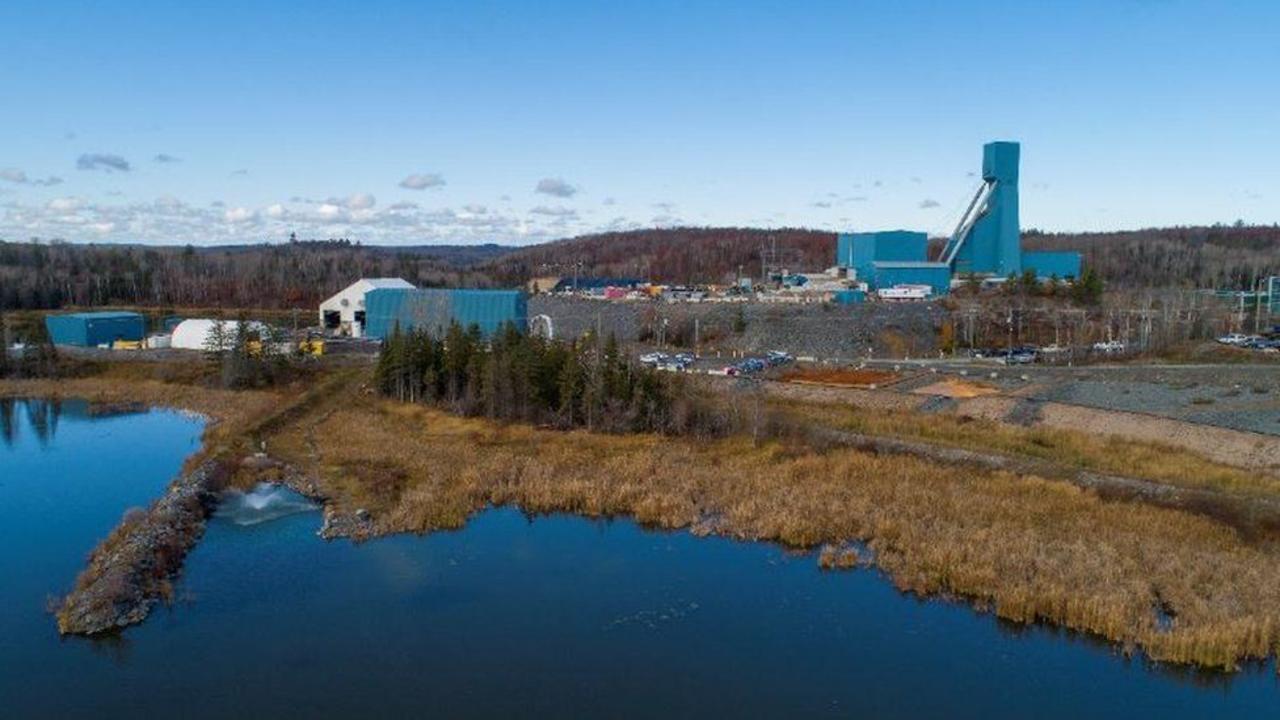 Trabajadores atrapados en mina son rescatados en Canadá