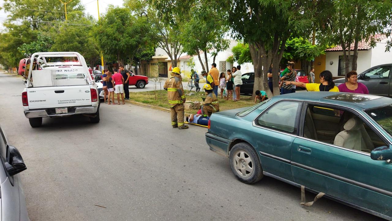 Choque de autos deja como saldo una mujer lesionada en Gómez Palacio