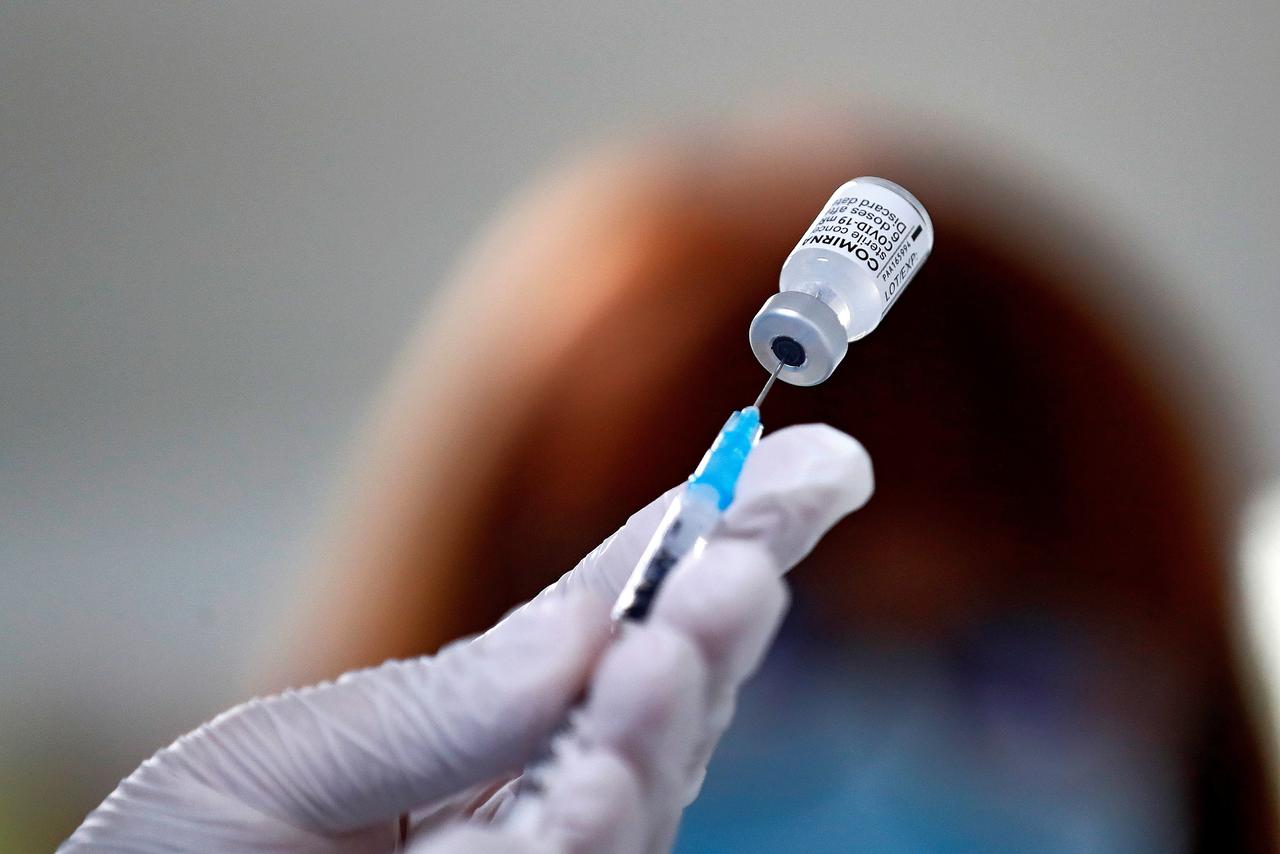 La EMA recomienda una dosis de refuerzo a la población general con la vacuna de Pfizer