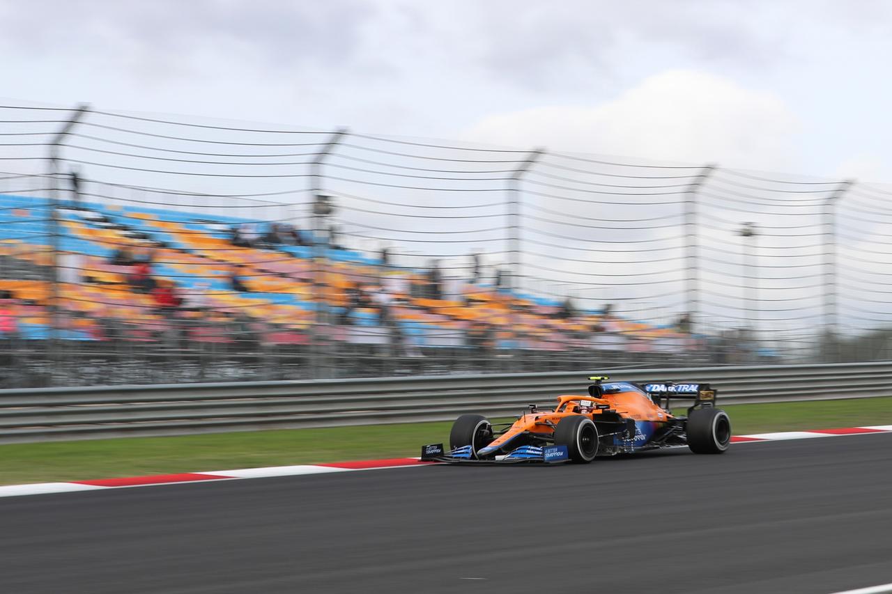 Lewis Hamilton lidera primeras pruebas del Gran Premio de Turquía