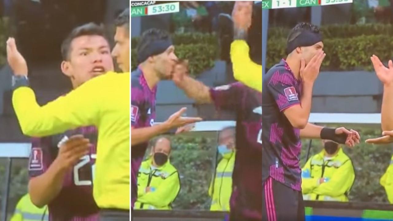 'Chucky' Lozano le propina un golpe en la cara a Raúl Jiménez durante el México Vs. Canadá 